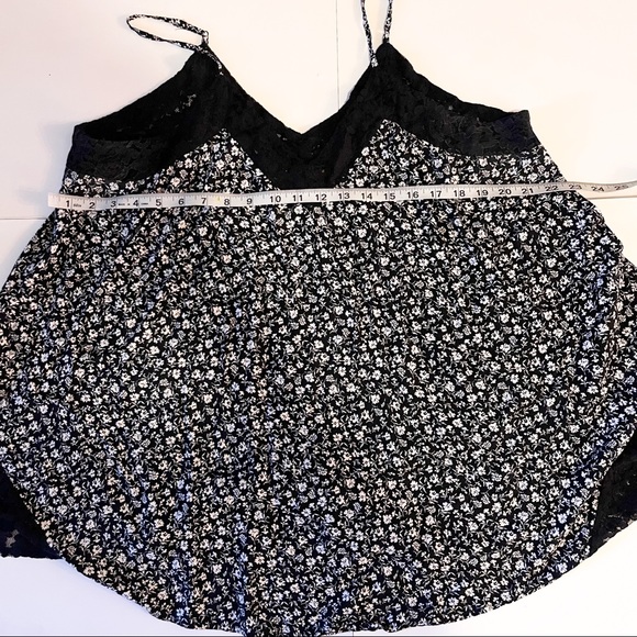 Maurice’s Ditsy Floral Tank Top SZ-XL - Picture 4 of 6